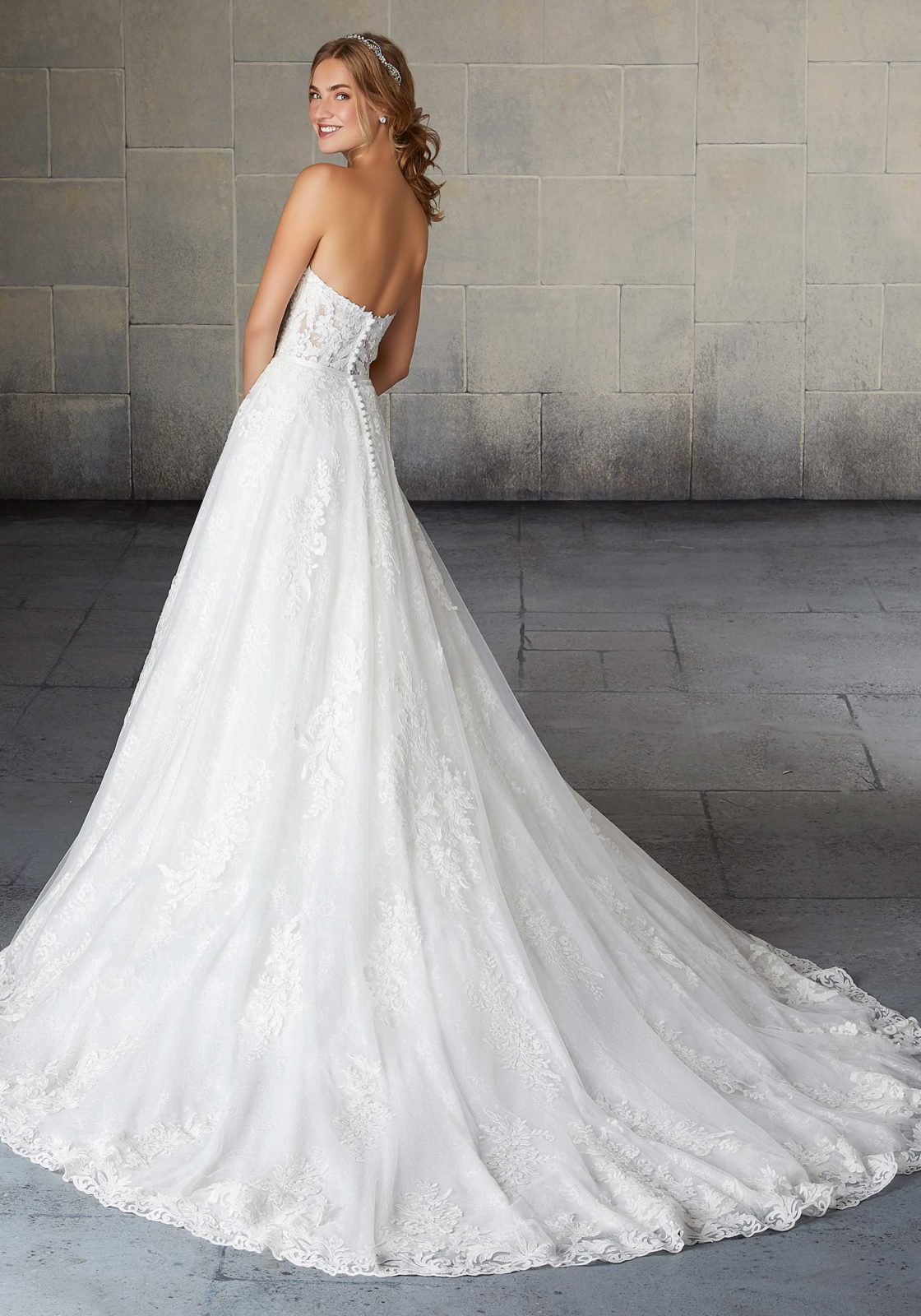 Mori LeeShauna2132AmeliasBridalClitheroeWeddingDresses